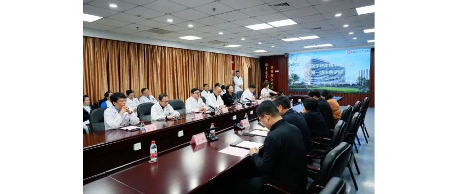 深圳evo真人视讯集团代表团前往沈阳医学院附属中心医院召开调研研讨，共同探寻生命健康产业合作新机遇